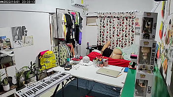 pillado por su suegra masturbandose