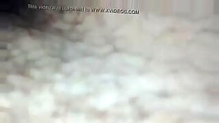 une femme qui accouche un enfant en direct maternit