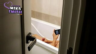 son seduce mom when father is away