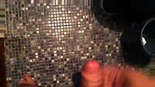 lisa ann hotel room