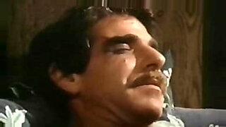 moglie pompino al cinema