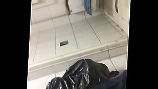 boso sa mga lalaking umihi sa cr