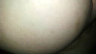me follo la novia de mi amigo en leggins