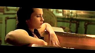 mommy alexandra snow