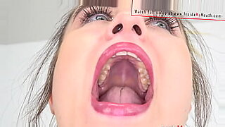 girls first xxx blod video