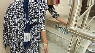 naukro ne housewife ki gand mari