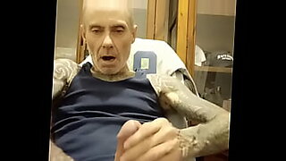 solo squirting finger