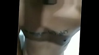 rip open my stockings so i can toy my pussy