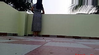 mom catch sondoing handjob