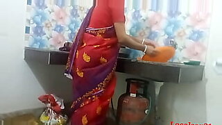 fat aunty in saree