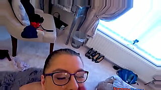 girls first xxx blod video