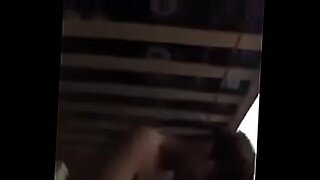 mari surprend sa femme avec son fils