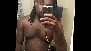 i put myself in the thight ass tube and i masturbate