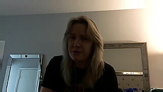 sister sucks bro and mom catches