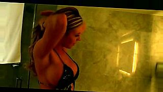 beautiful kissing prank