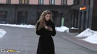 il baise sa femme dans un cinema