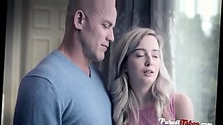 xxx model cute virgin