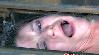 making her cum loud
