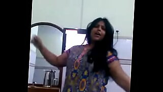 indean ladki ko jabardasti pakad ke choda