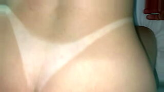 son help to mum remove the bra