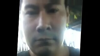 se masturba en su auto