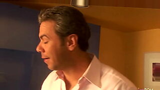 yachta first time kissing girl