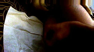 incesto hija seduce a pade y folla a padrexxx