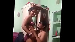 desi bhabi boob press by boy