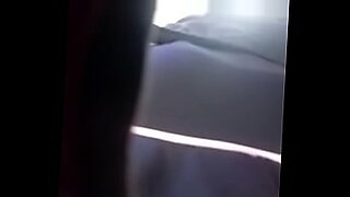 me follo la novia de mi amigo en leggins