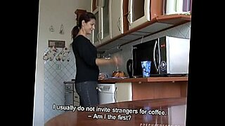coroa portuguesa fode nego que veio consertar a janela