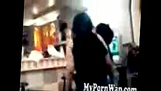 husband wife massage by masseur in hotel