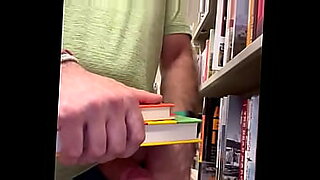 nude flash in public