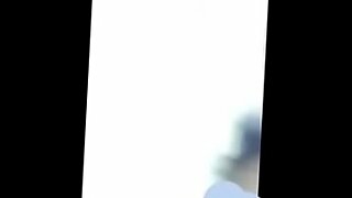 ebony amature fucks while on the phone with boyfriend