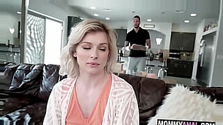 catch him when play with her pussy in sleeping