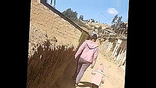 peeing public japanese