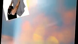trjaney lick feet