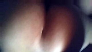 sa copine se fait draguer et baiser devant lui