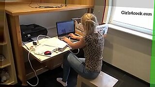 she like fucking her boss during lunch time