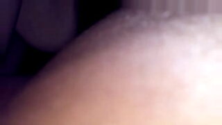 primo grava prima mientras duerme desnuda