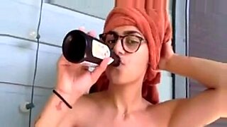 mia khalifa with dp