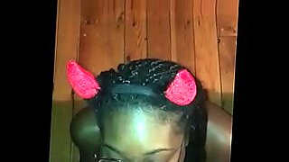 mujeres teniendo sexo con un burro