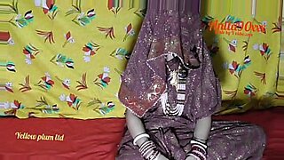 gulabi chut ko chatna sahi videos