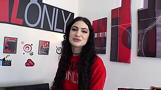 girl with small boods and having sex