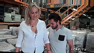 sunny leon suck her breast and se