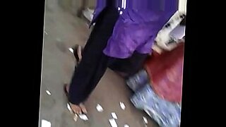 busty indian aunty striping saree sexy
