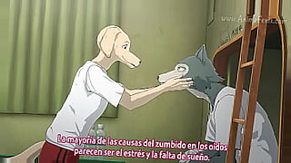 wanafunzi wa chuo wakicheza uchi