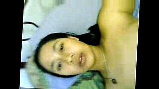 cw lagi cukur bulu memek