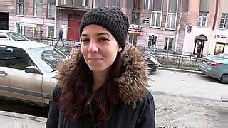 un bain entre frère et sœur tourne à la baise hard