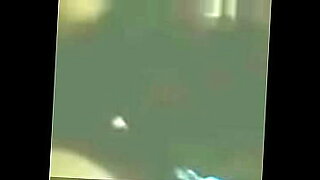 une femme qui accouche un enfant en direct maternit