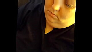 cute teen like to touch herself